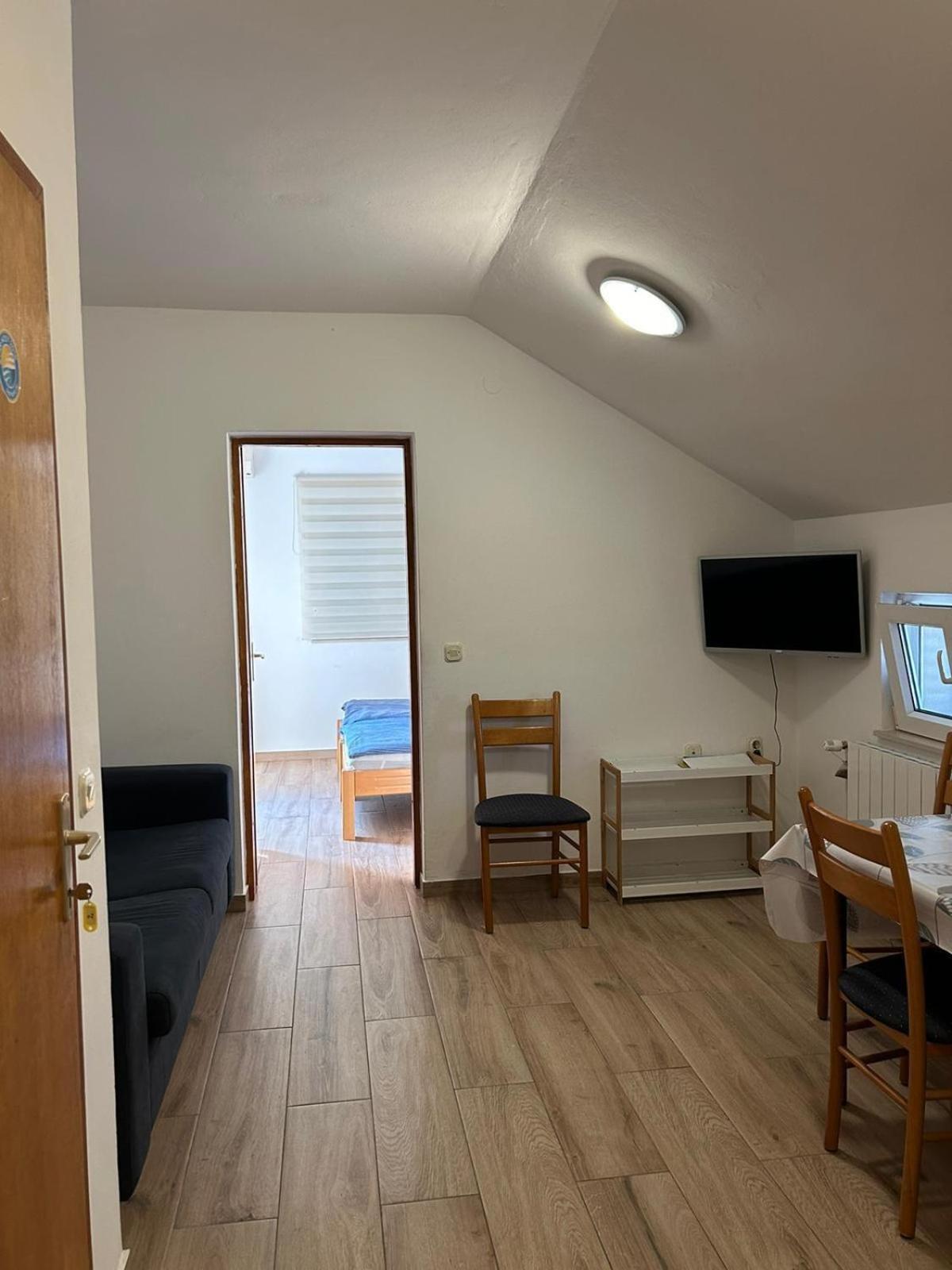 Apartments With A Parking Space Vrsi - Mulo, Zadar - 3276 Bilik gambar