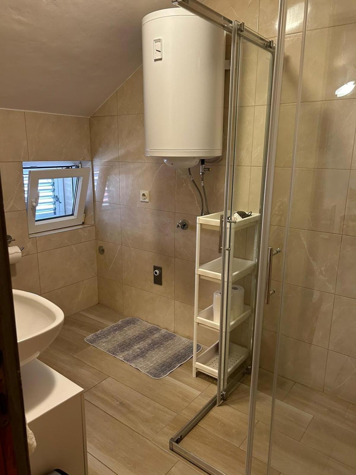 Apartments With A Parking Space Vrsi - Mulo, Zadar - 3276 Bilik gambar